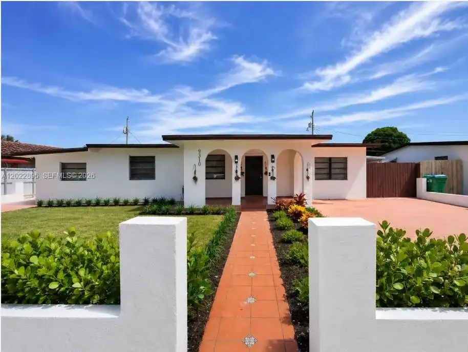 9310 SW 43rd St, Miami FL 33165