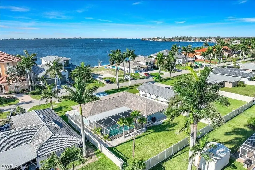 355 Bayshore Dr, Cape Coral FL 33904