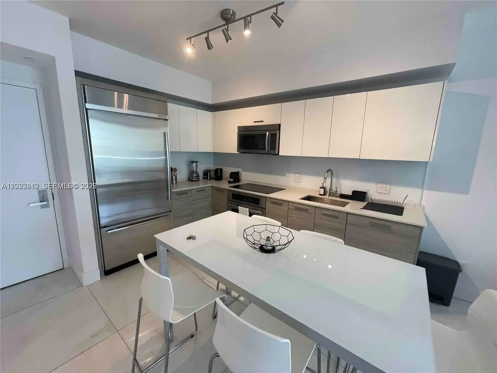 1300 Brickell Bay Dr # 2304, Miami FL 33131
