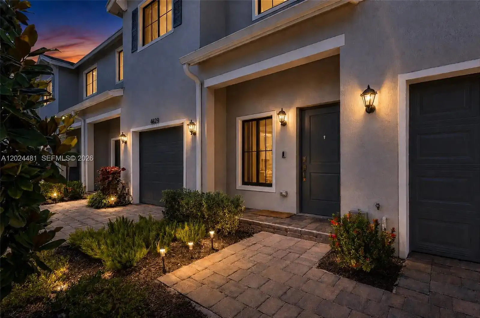 4825 Dillion St, Lake Worth FL 33463