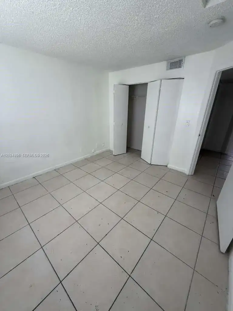 6921 Pembroke Rd # 6927, Pembroke Pines FL 33023