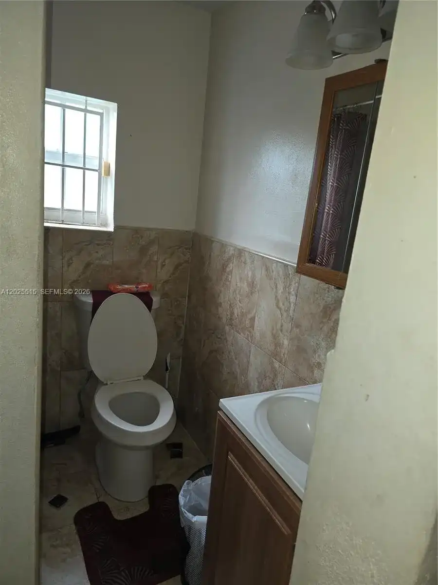 1166 NW 117th St, Miami FL 33168