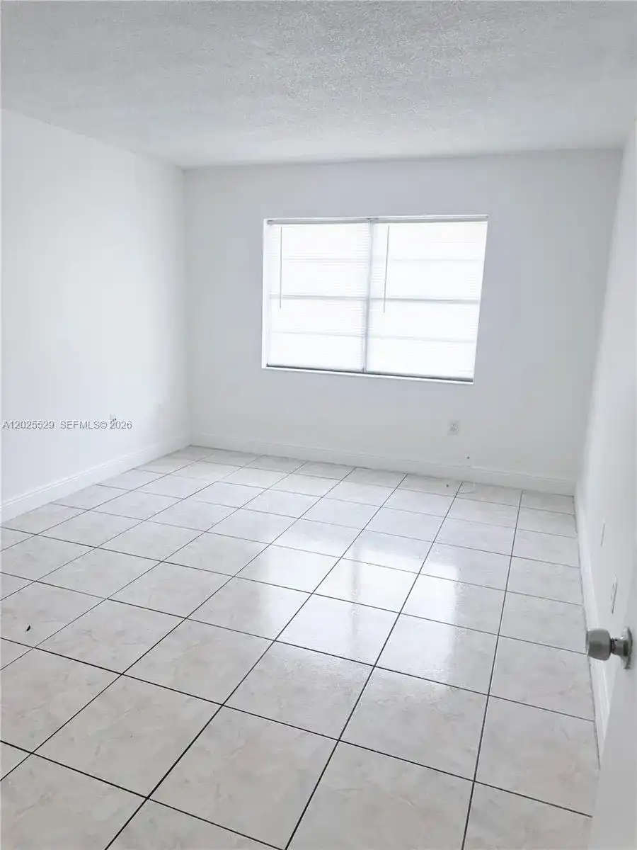 631 NW 177th St # 207, Miami Gardens FL 33169
