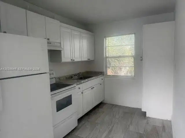 608 5th St # 8, West Palm Beach FL 33401