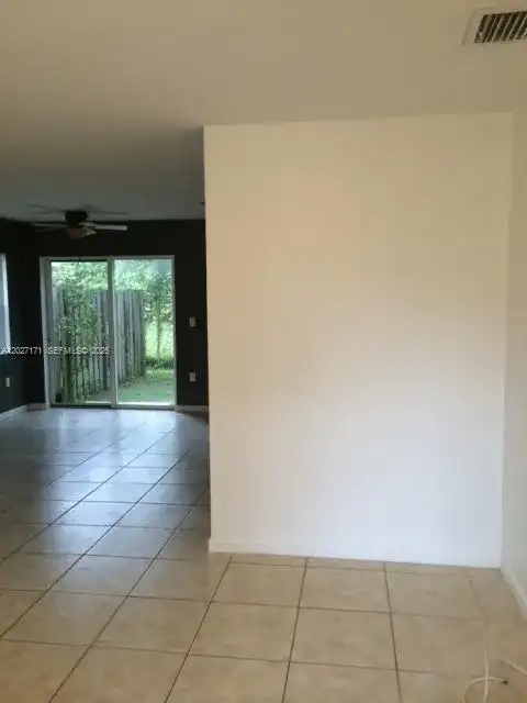 1702 N 28th Ave # 1, Hollywood FL 33020
