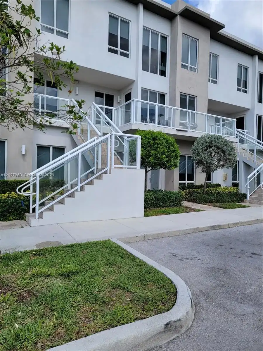 6310 NW 103rd Pl # 202, Doral FL 33178
