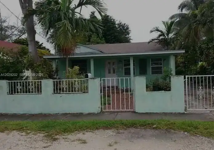 3245 NW 34th St, Miami FL 33142