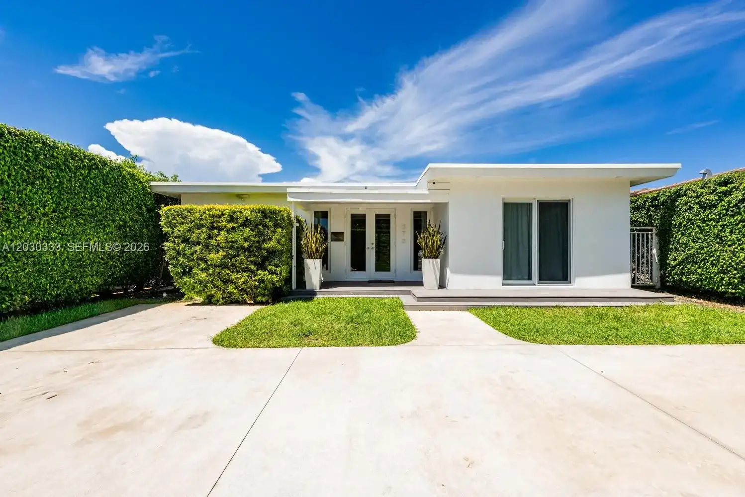 575 W 50th St, Miami Beach FL 33140