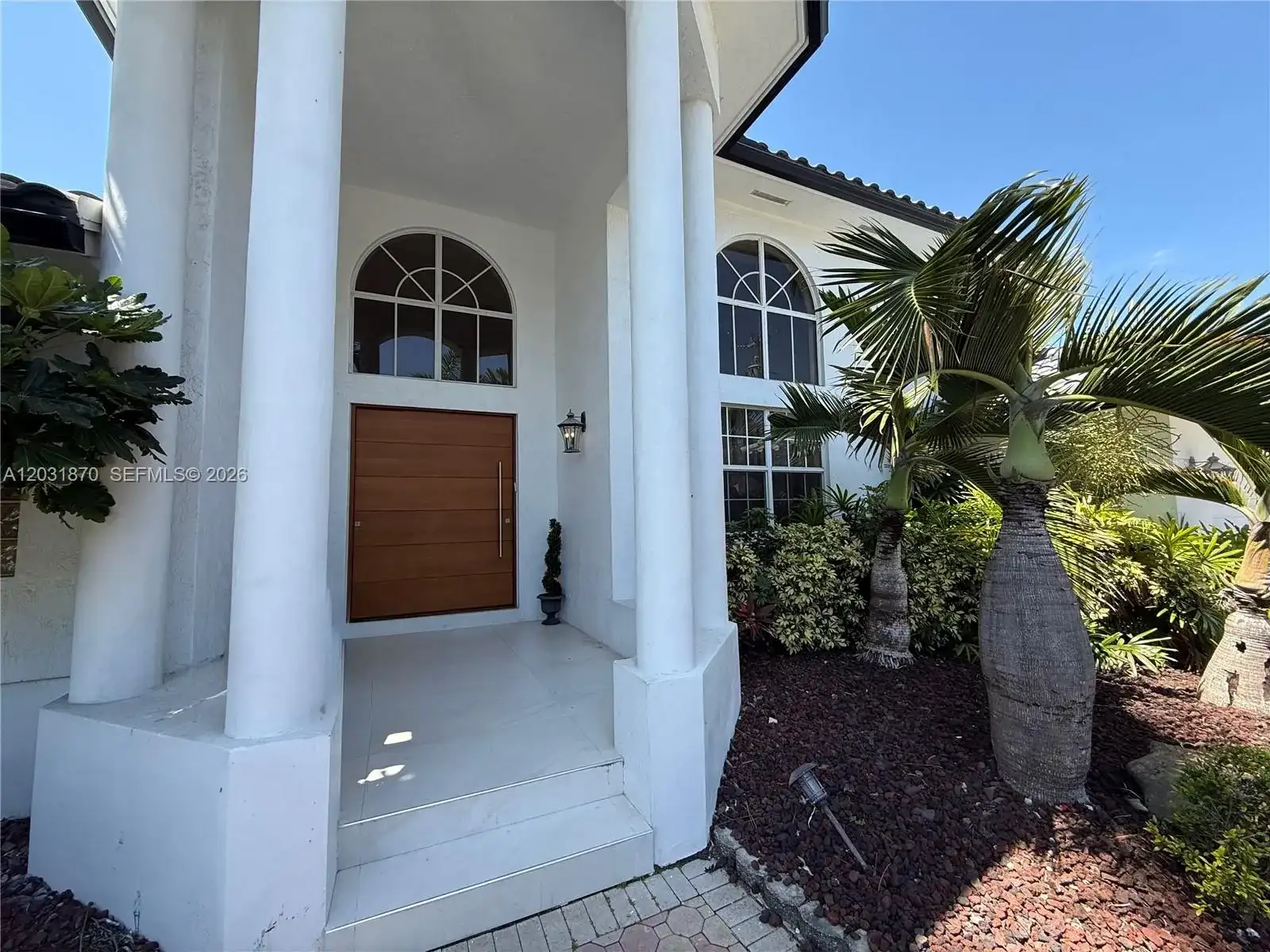 2940 NE 164th St, North Miami Beach FL 33160