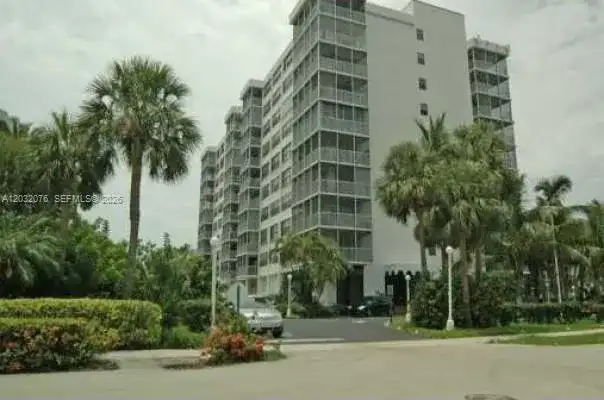 150 Ocean Lane Dr # 4B, Key Biscayne FL 33149