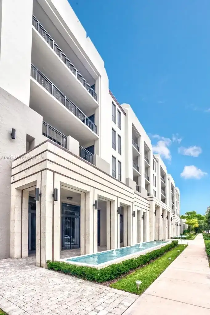 718 Valencia Ave # 202, Coral Gables FL 33134