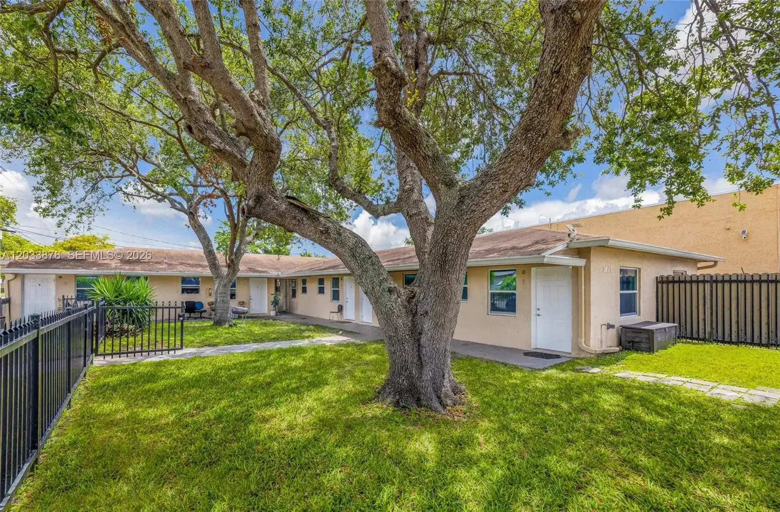 2247 Simms St, Hollywood FL 33020