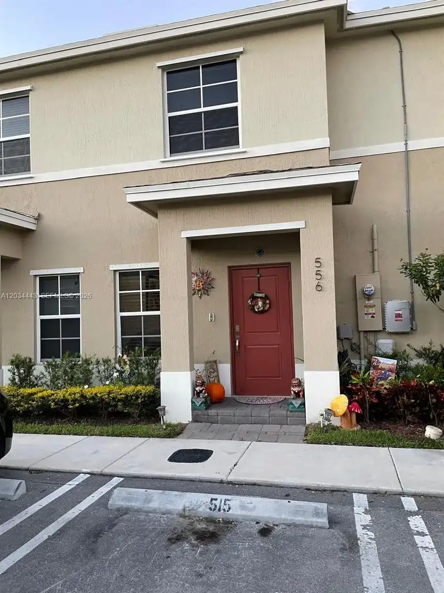 556 NE 5th St, Florida City FL 33034