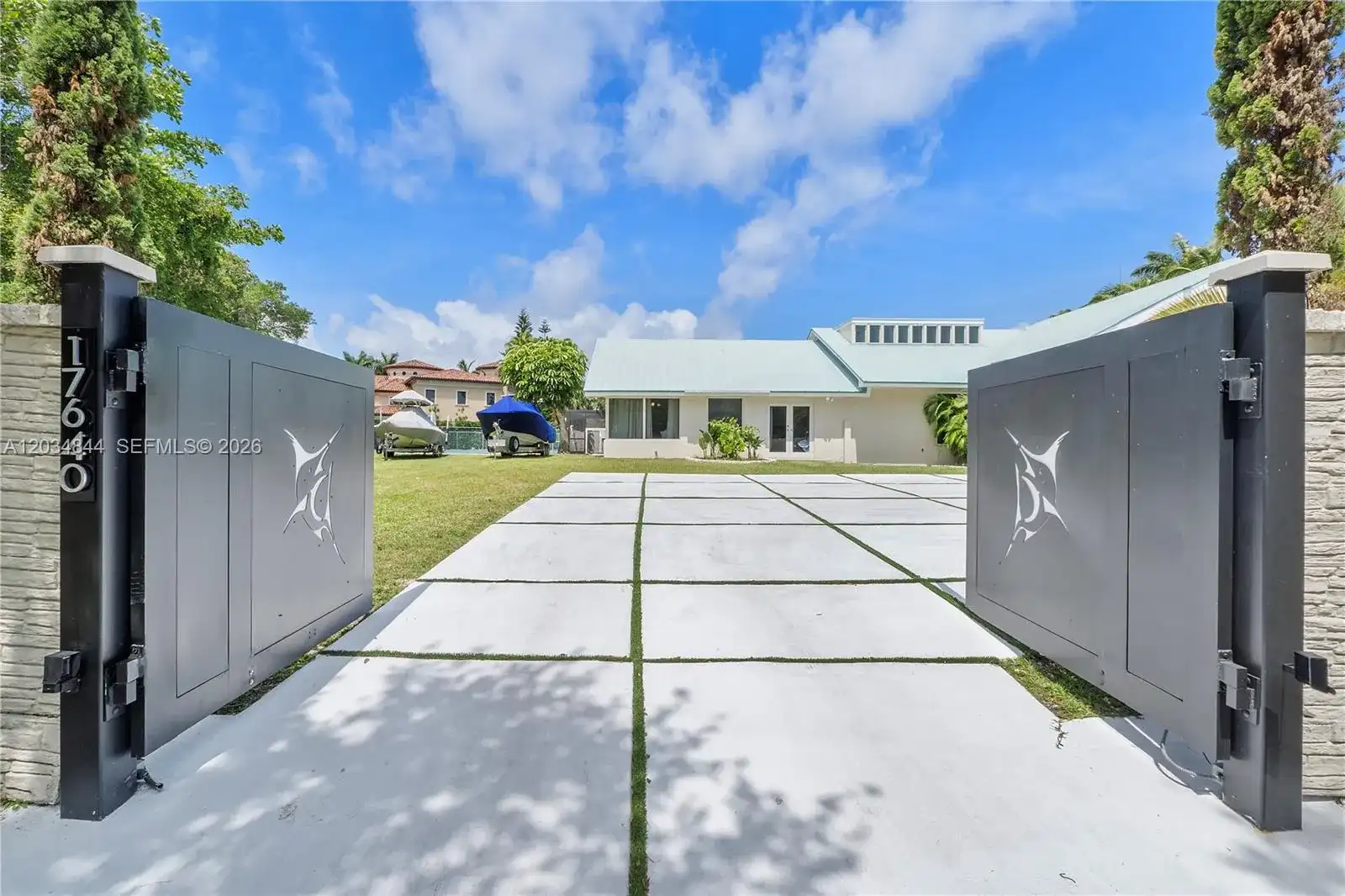 17640 Old Cutler Rd, Palmetto Bay FL 33157