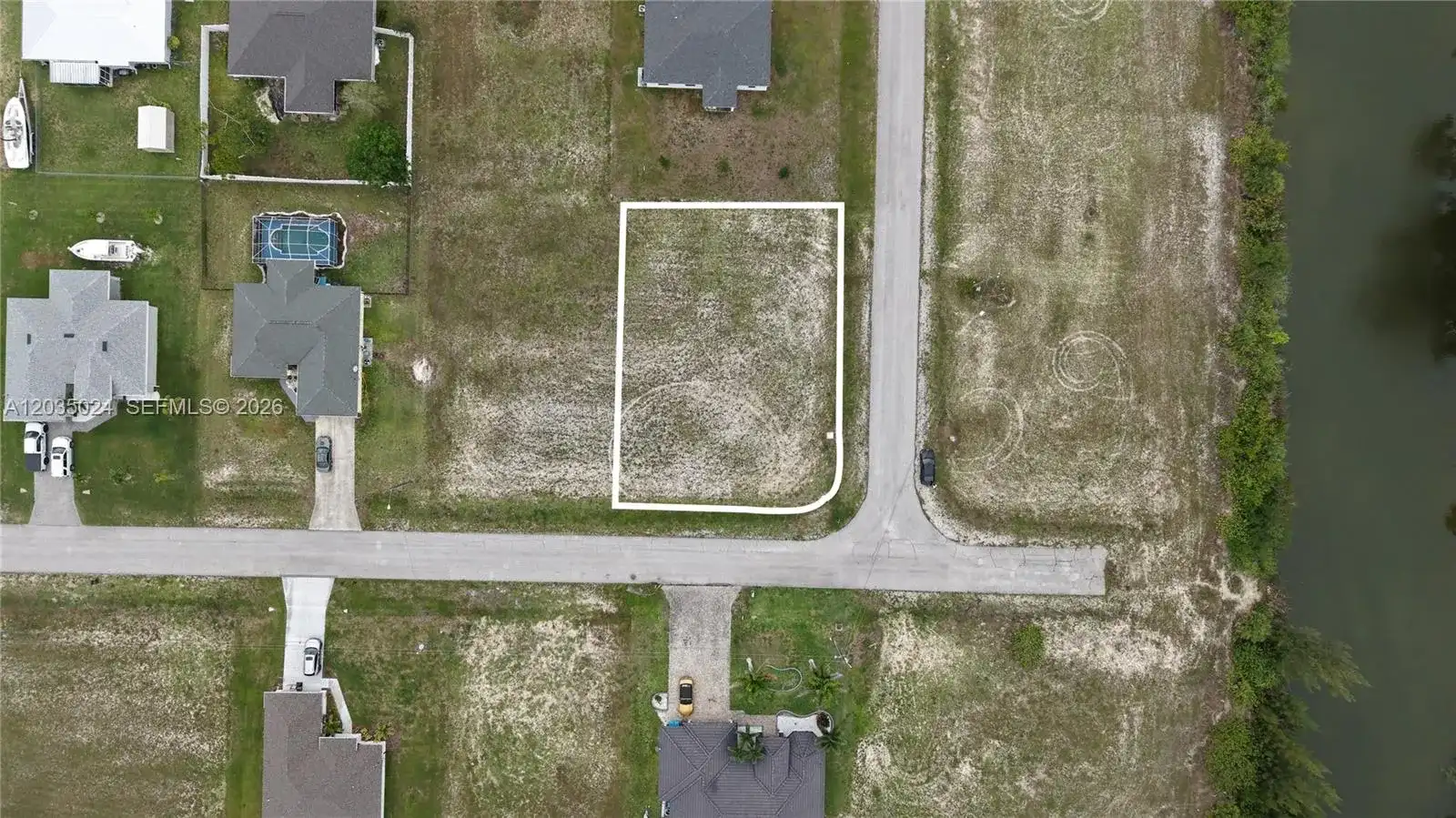 2009 NW 2ND AVE, Cape Coral FL 33993