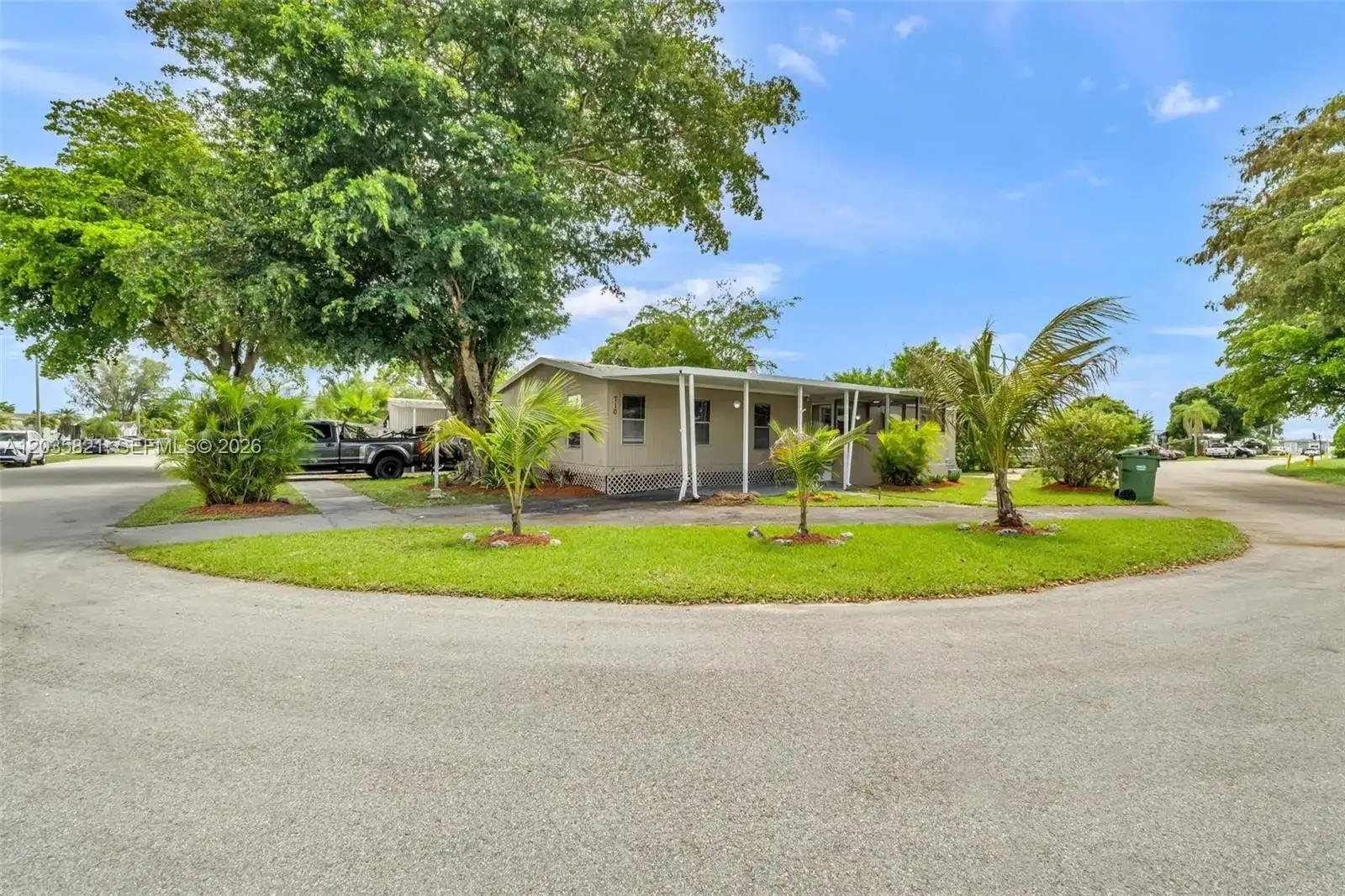 710 NW 217th Way, Pembroke Pines FL 33029