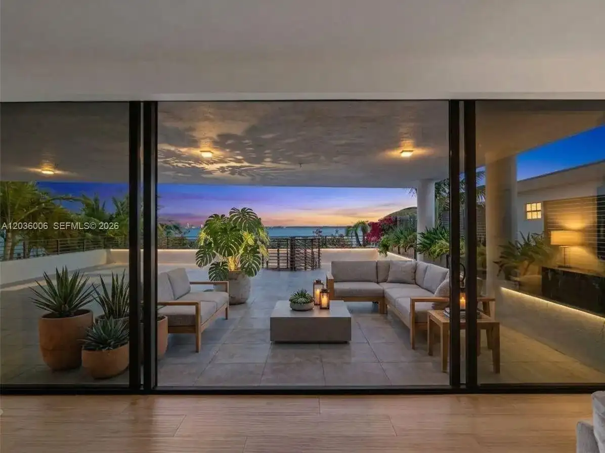 1930 Bay Dr, Miami Beach FL 33141