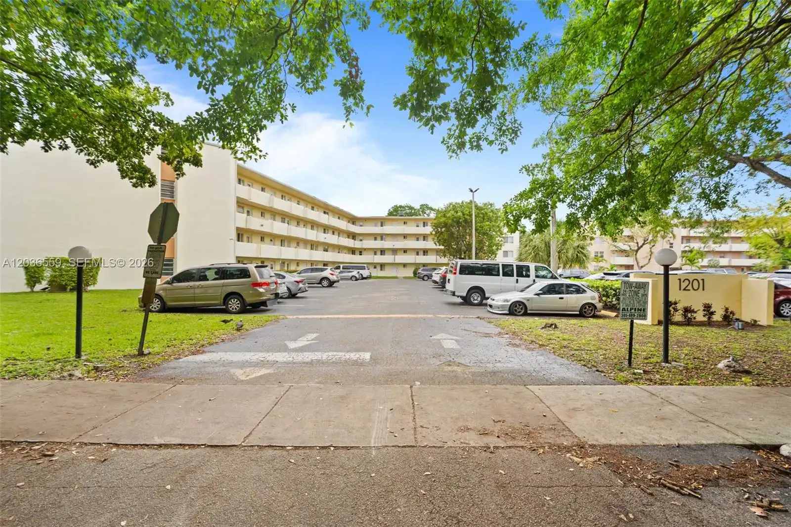 1201 NE 191st St # G219, Miami FL 33179