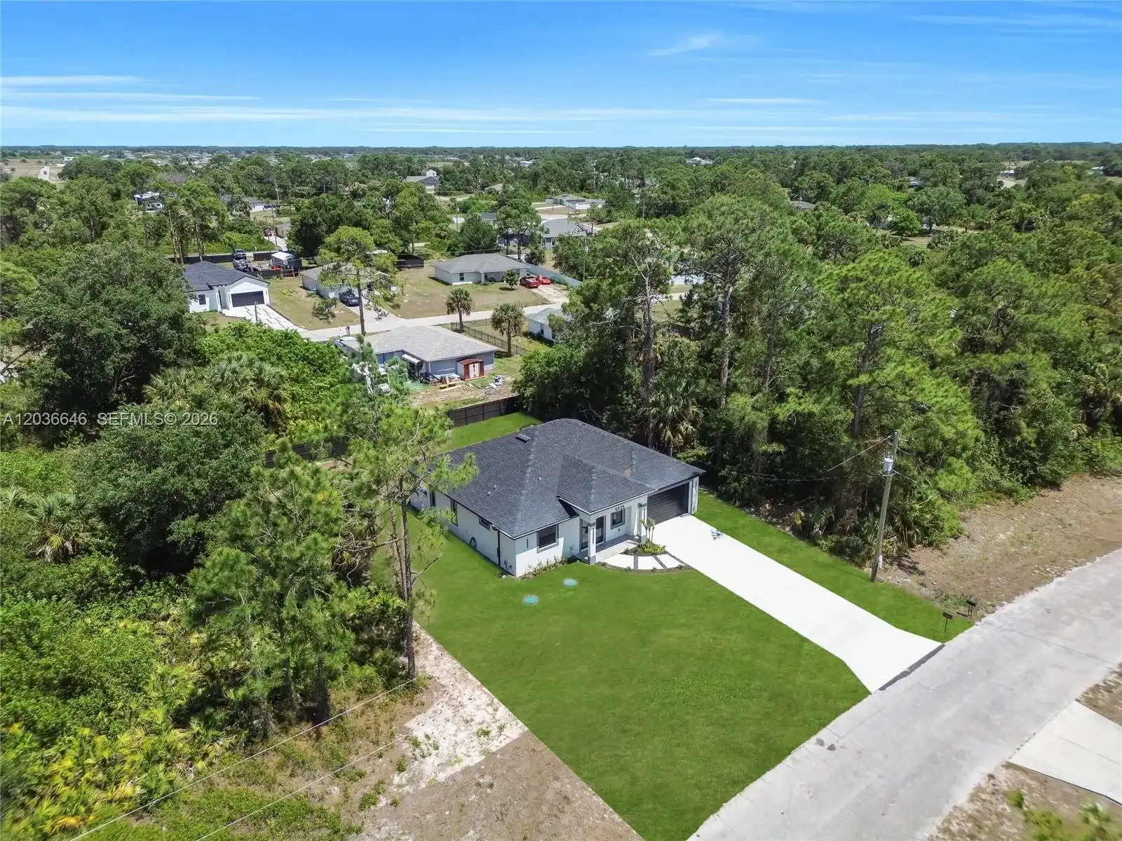 5035 Spinnaker RD, La Belle FL 33935
