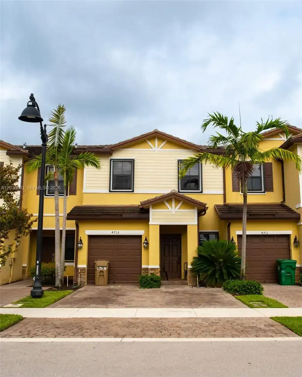 4715 Caspian Way, Davie FL 33314