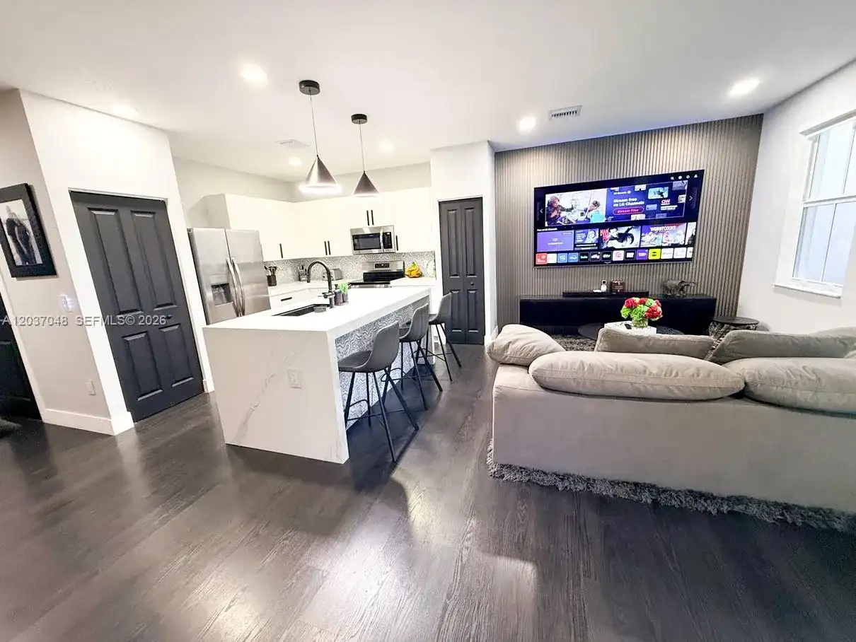 11967 NW 46th St, Coral Springs FL 33076