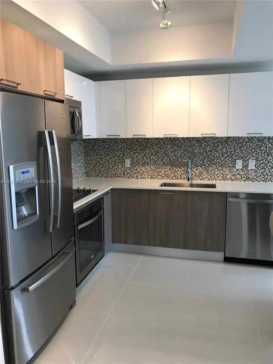 5300 NW 85 AVE # 703, Doral FL 33166
