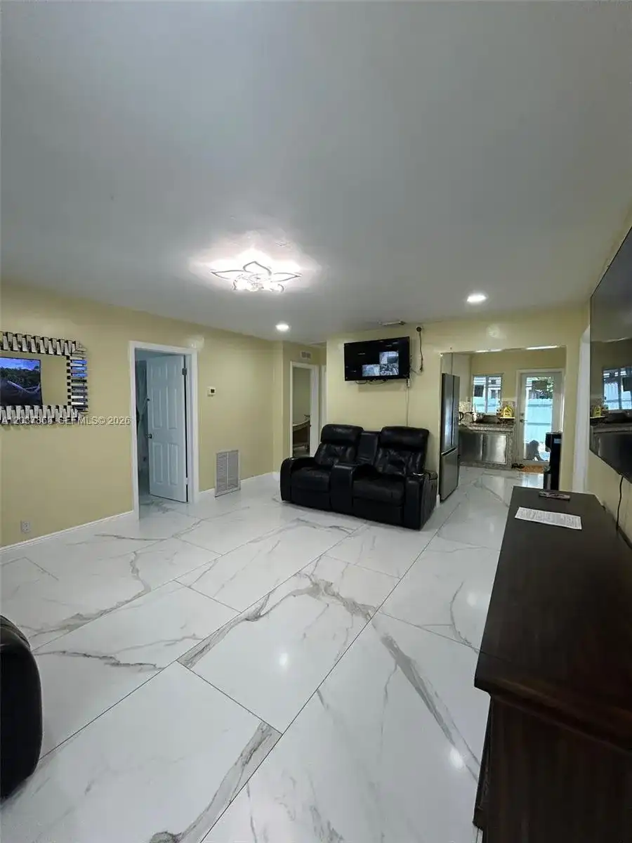 5157 NE 5th Ave # 1, Oakland Park FL 33334
