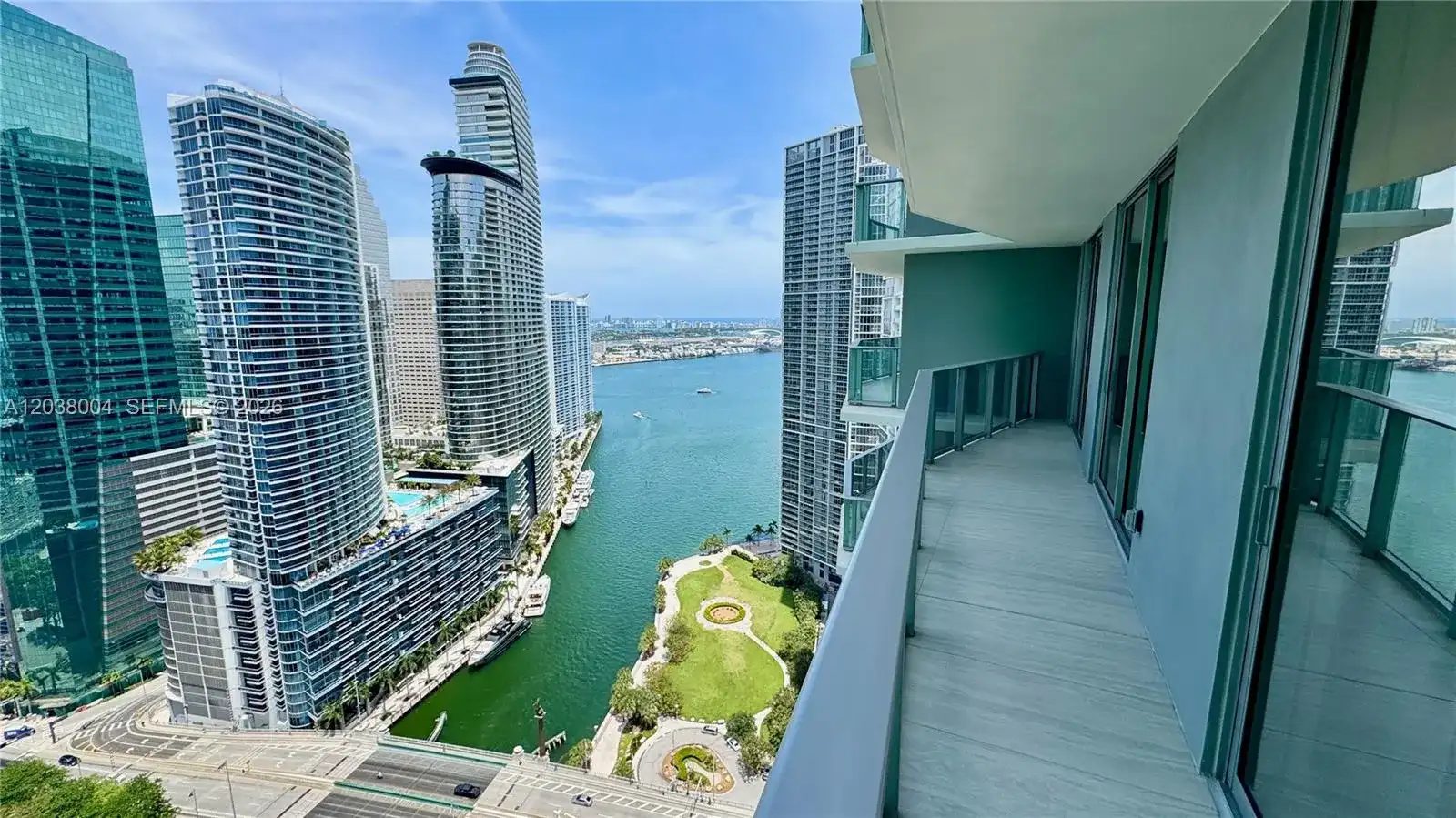 77 SE 5th St # 4002, Miami FL 33131