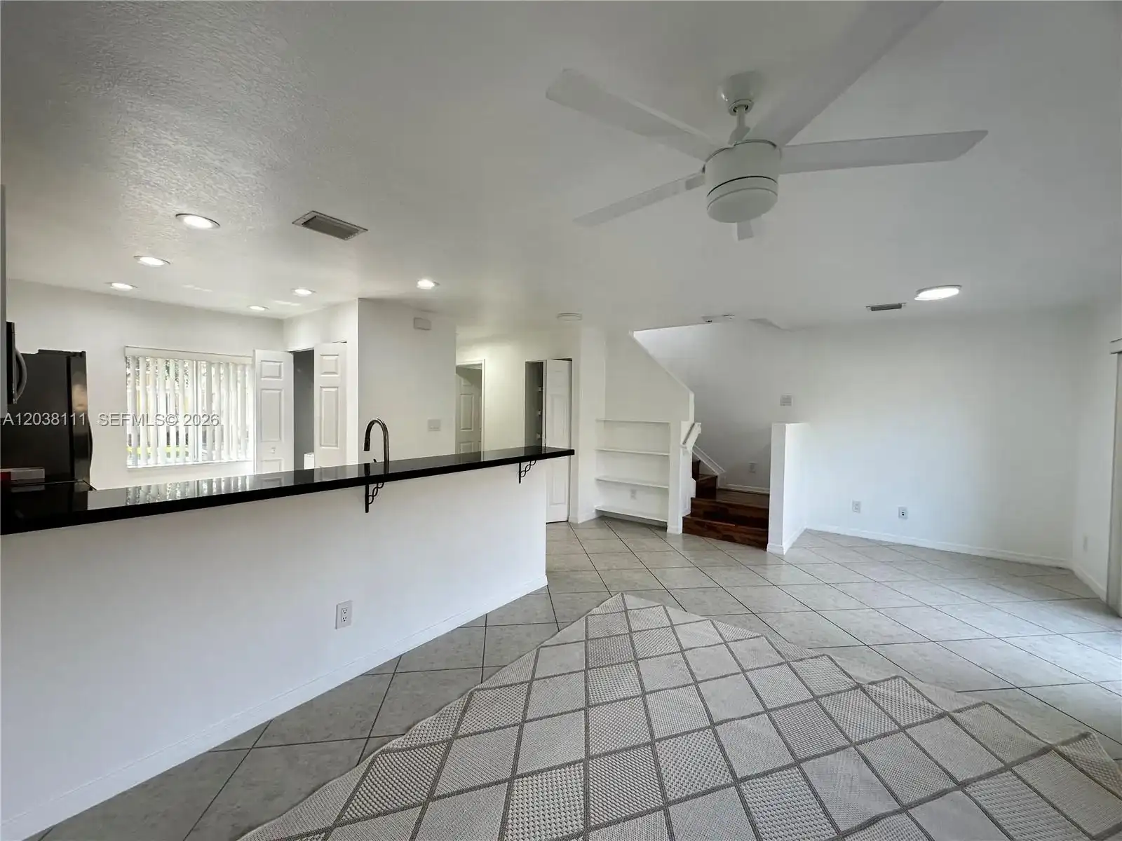324 NE 3rd St # D, Hallandale Beach FL 33009