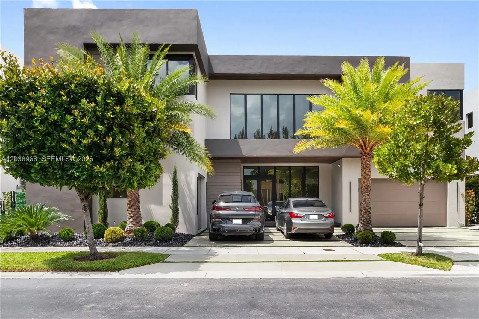 10261 NW 74th Ter, Doral FL 33178