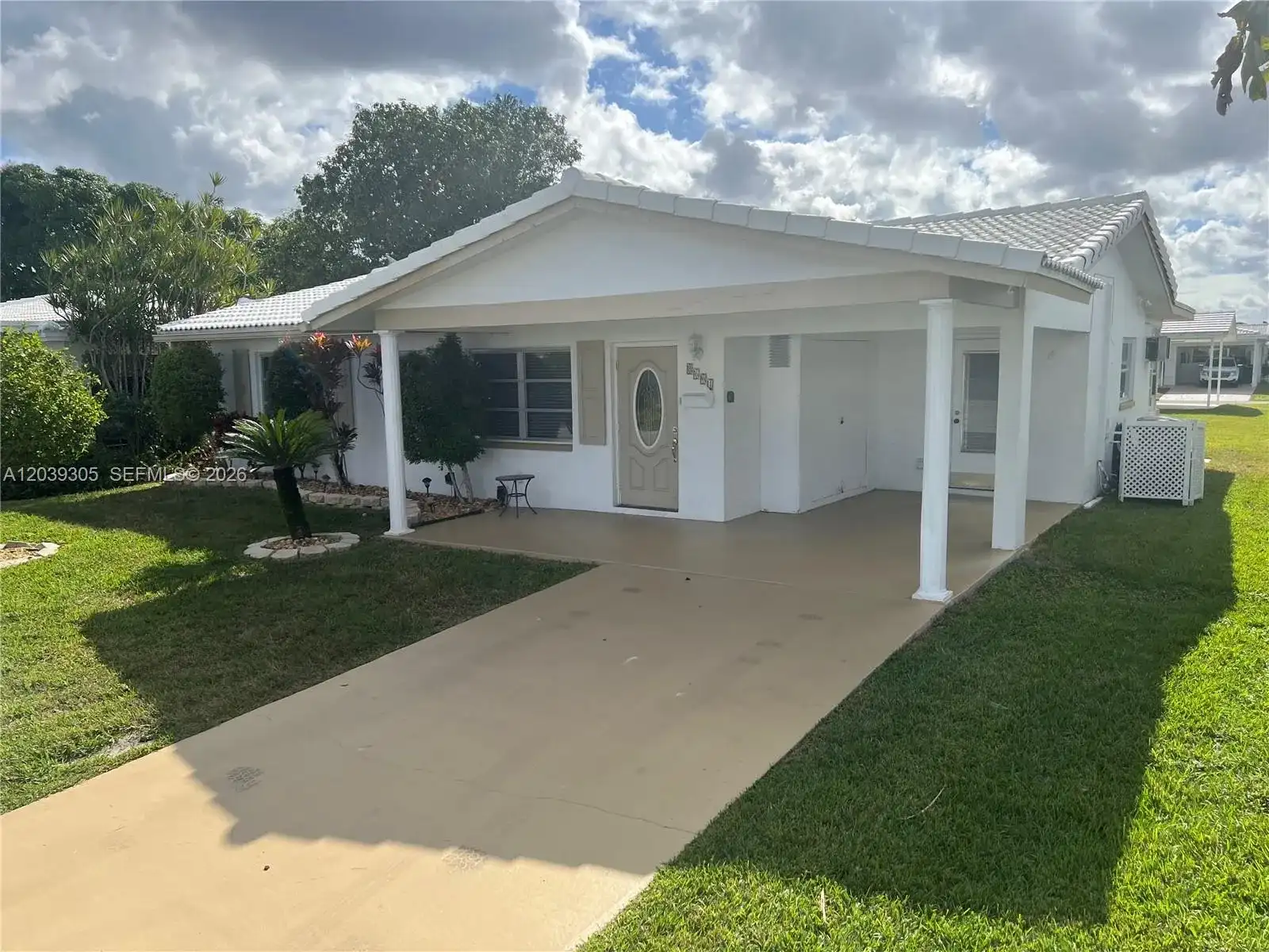8604 NW 59th Pl, Tamarac FL 33321