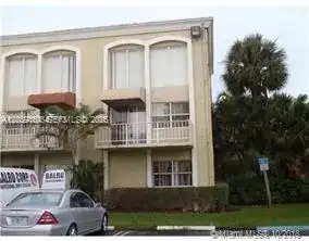 17901 NW 68 AV # 201, Miami Lakes FL 33015