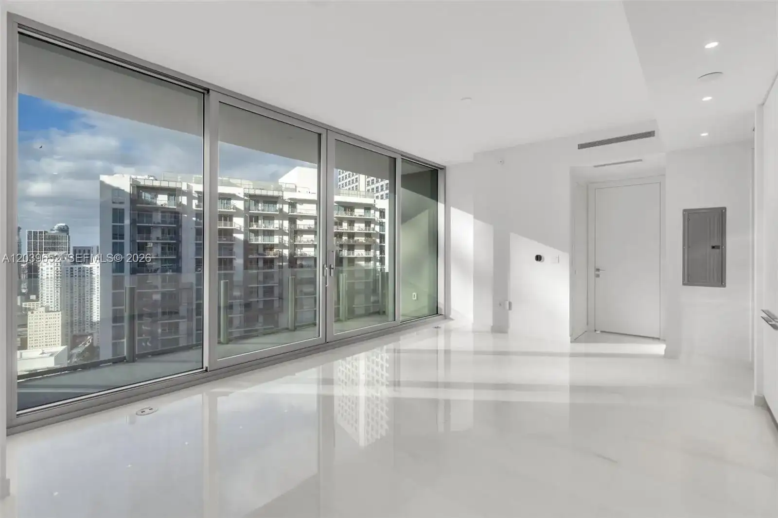 300 Biscayne Blvd Way # 4008, Miami FL 33131