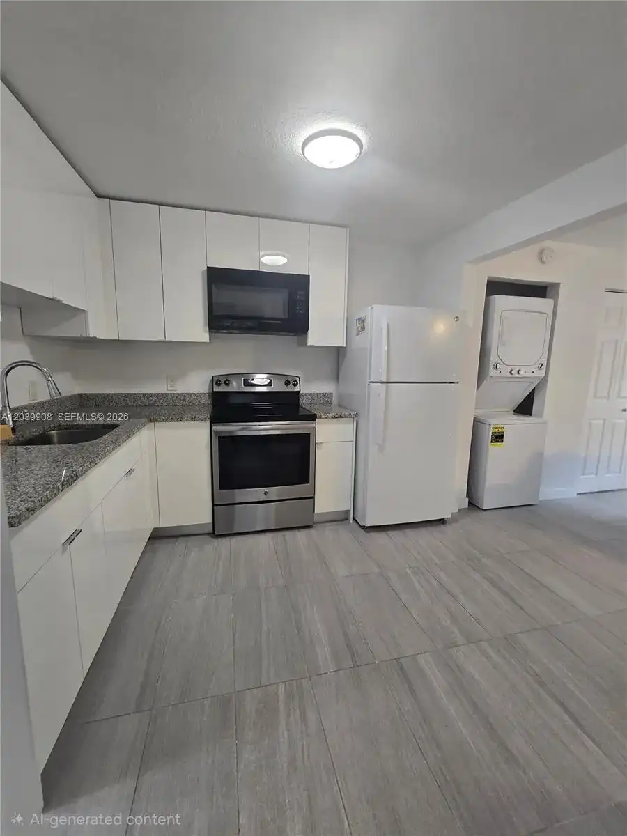 237 SW 13th St # 5, Dania Beach FL 33004