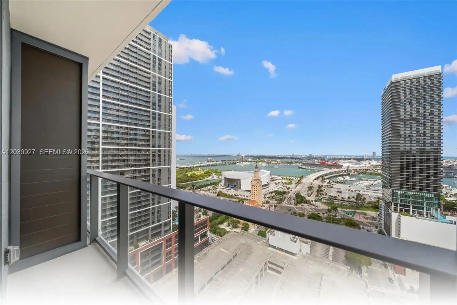 121 NE 5th St # 3200, Miami FL 33132