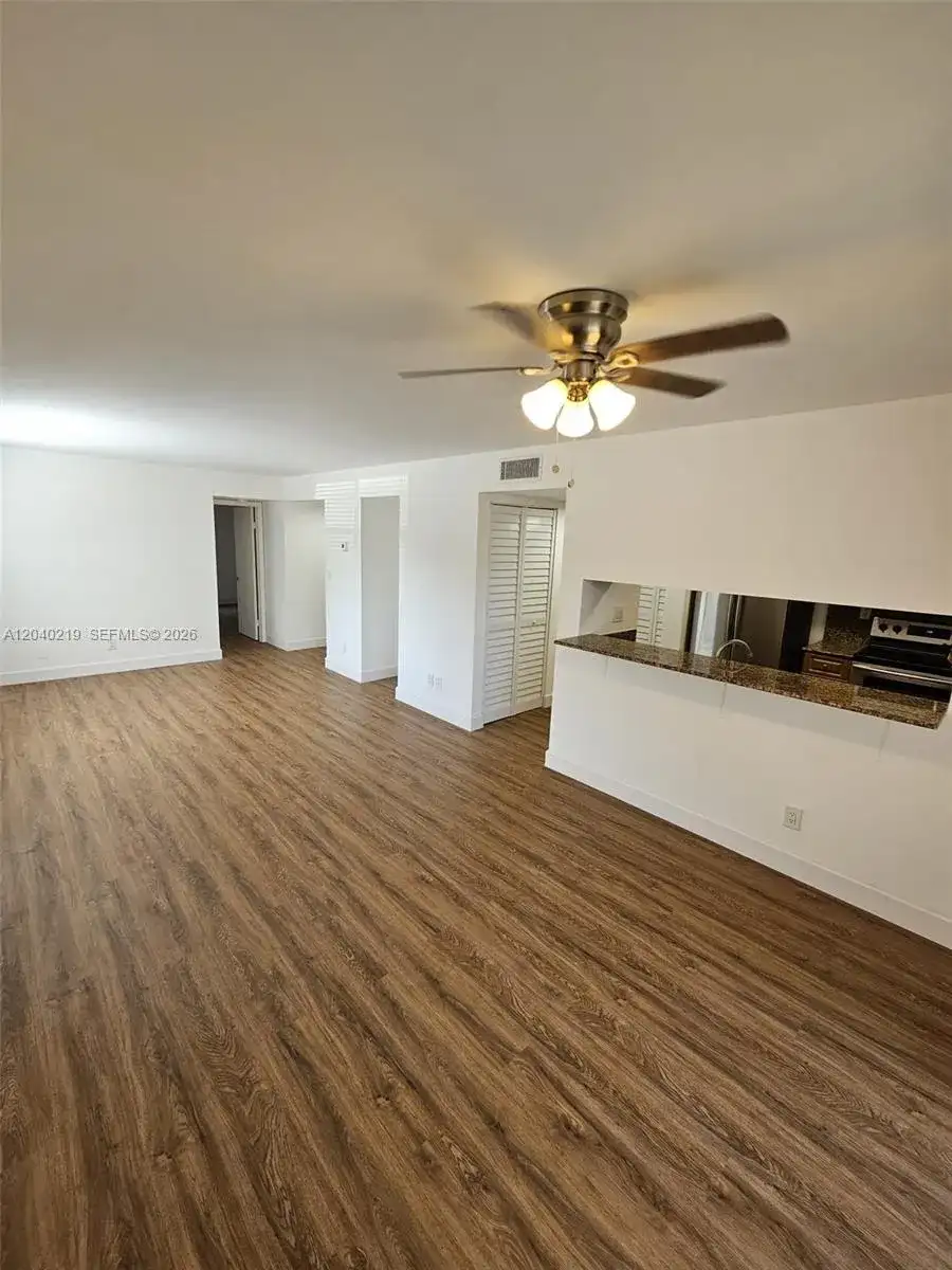 3252 Foxcroft Rd # 216, Miramar FL 33025