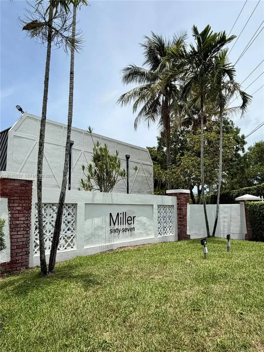 6667 Miller Dr # 15, South Miami FL 33155