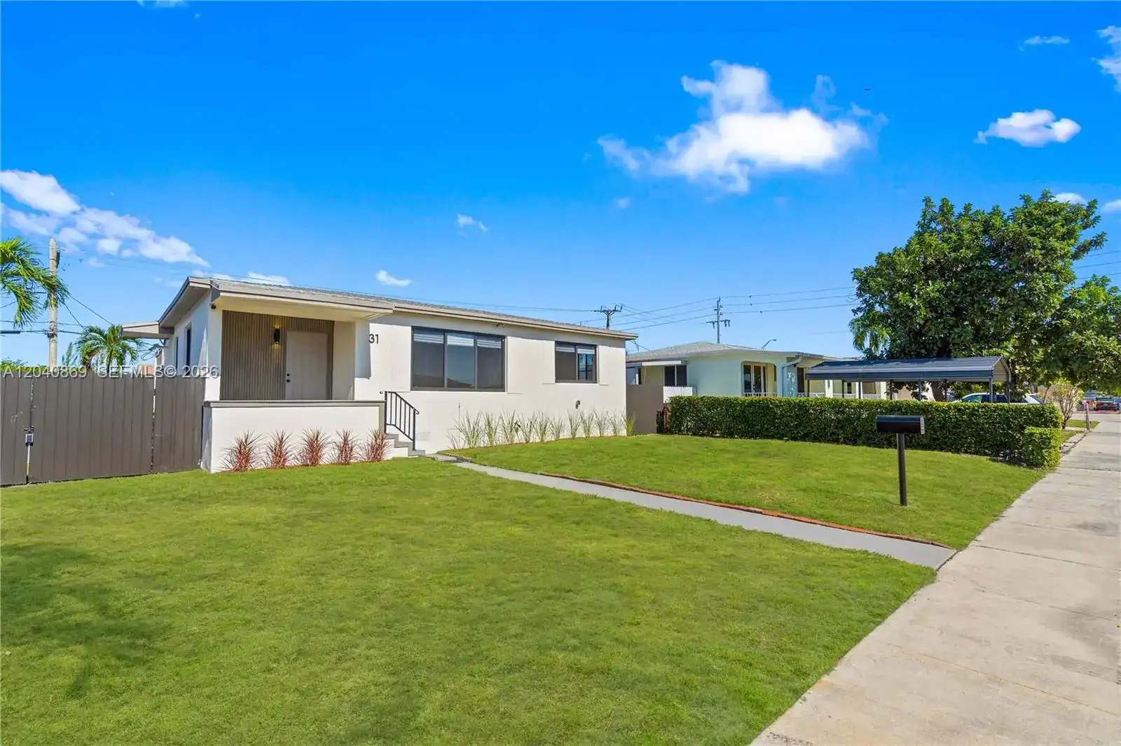 31 W 64th St, Hialeah FL 33012