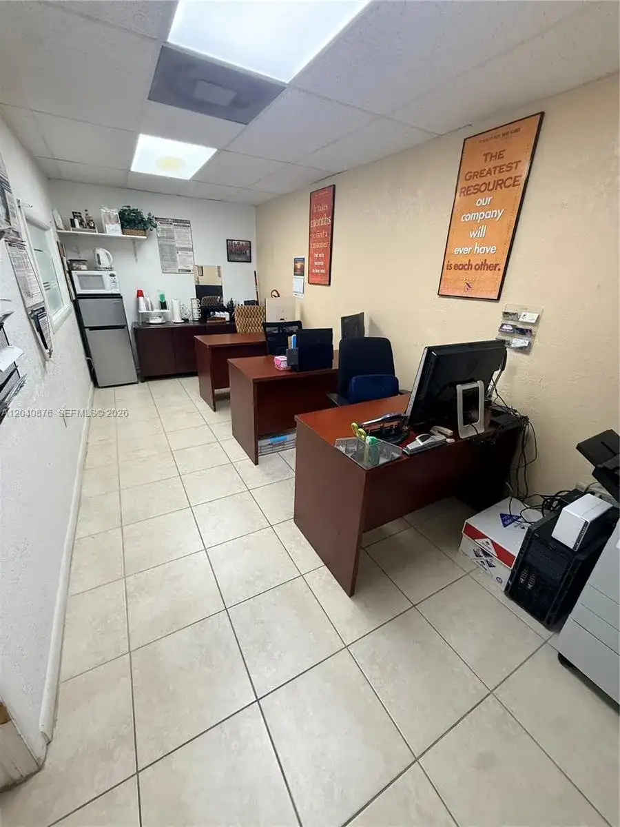 610 NW 183rd St # 207, Miami Gardens FL 33169