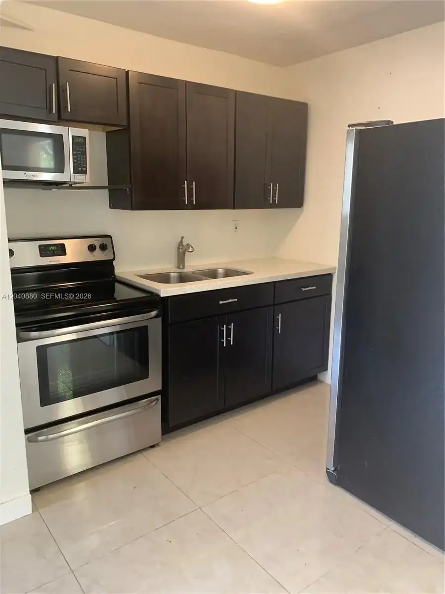 2715 Tigertail Ave # 109, Miami FL 33133