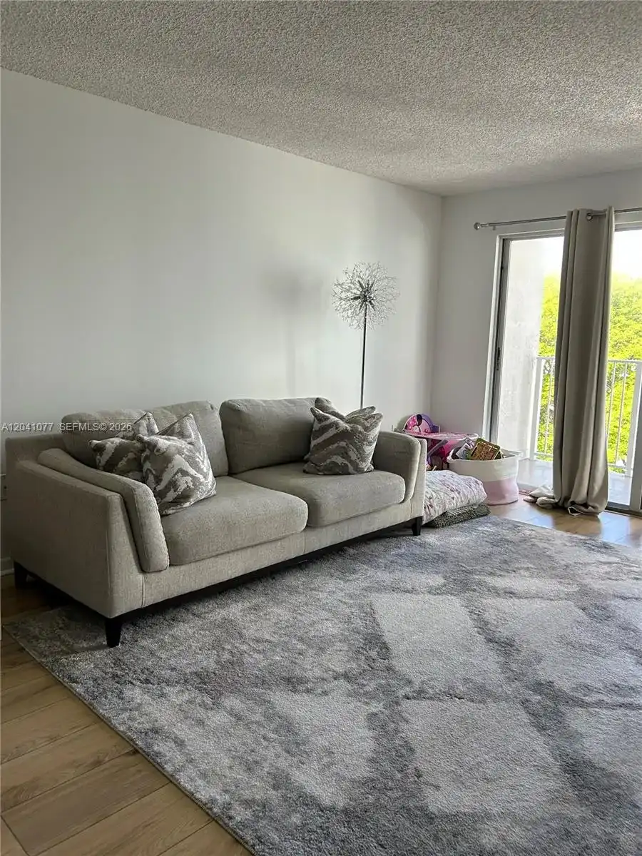 1975 Normandy Dr # 301, Miami Beach FL 33141