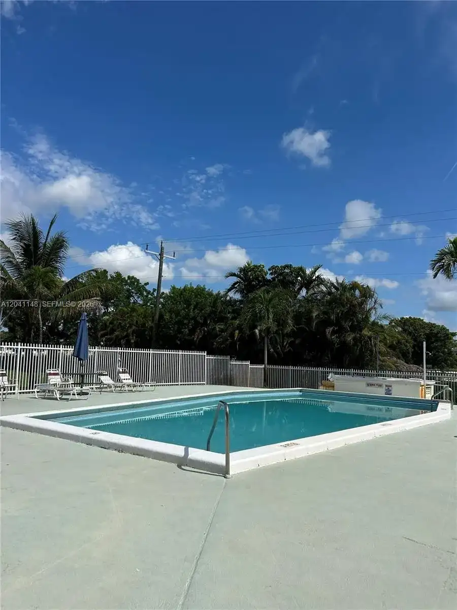 1501 NE 191st St # C401, Miami FL 33179