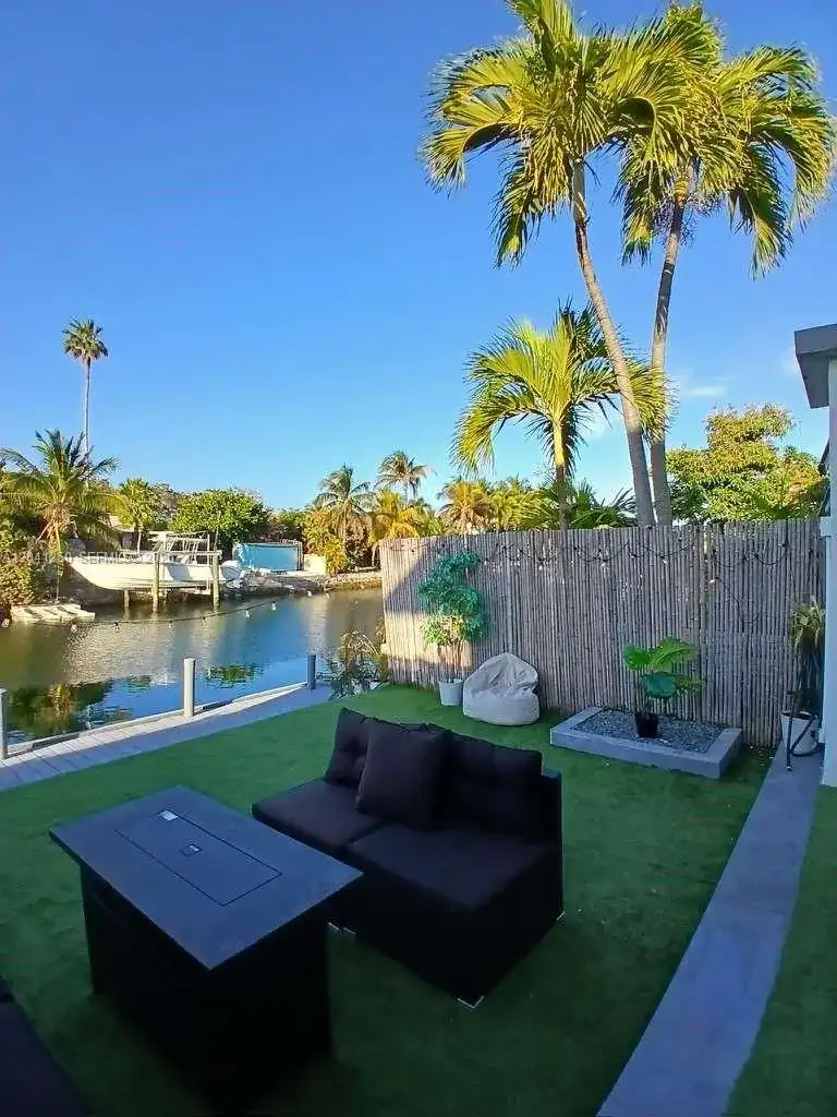 1937 NE 123rd St, North Miami FL 33181