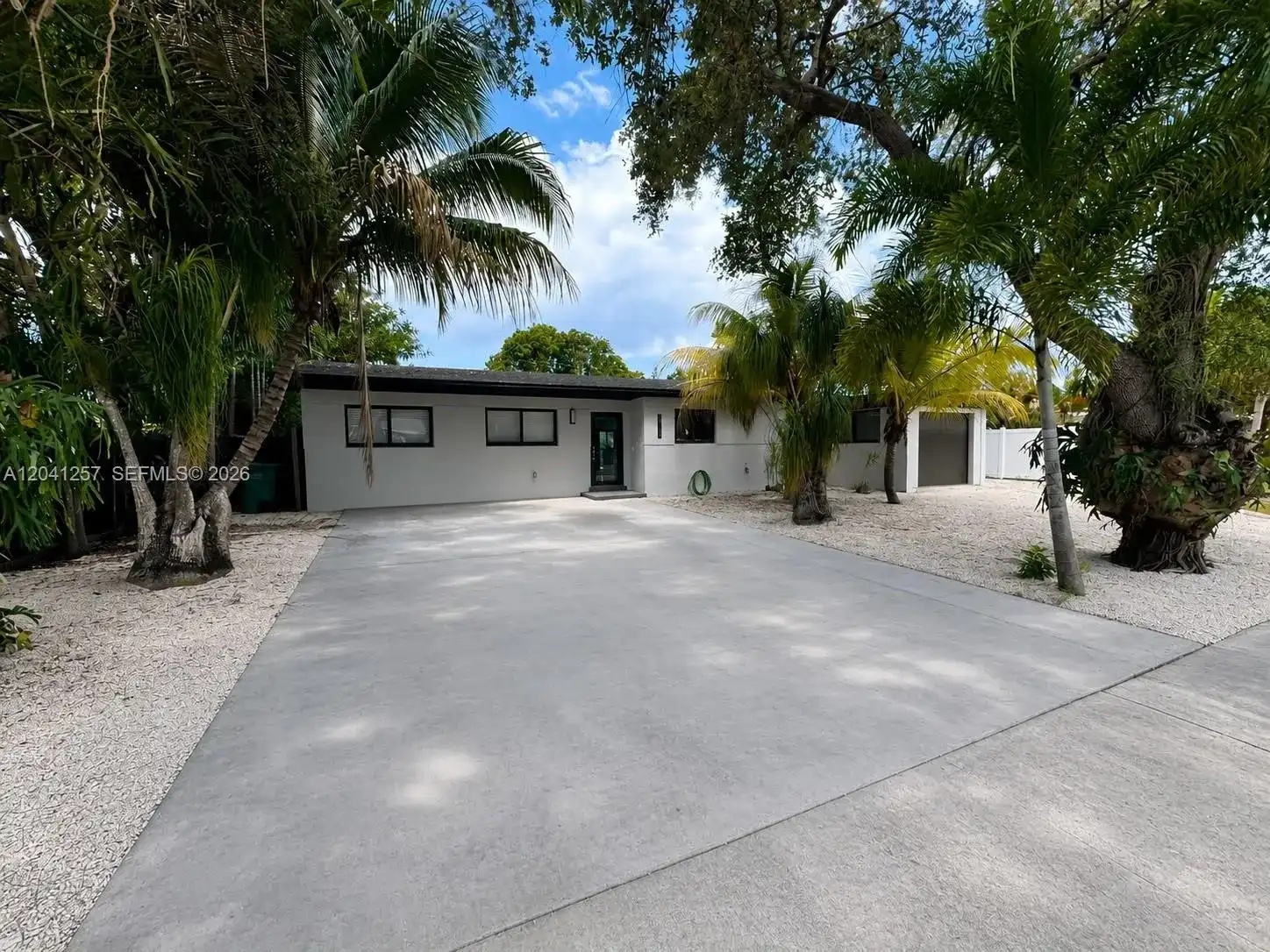 19700 NE 11th Pl, Miami FL 33179