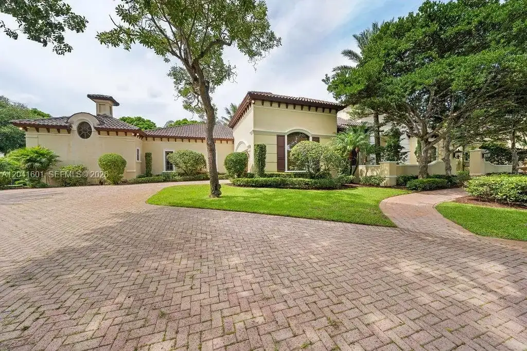 9001 SW 59th Ct, Pinecrest FL 33156
