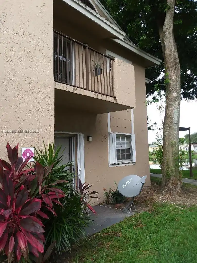 1761 NW 96th Ter # 3H, Pembroke Pines FL 33024