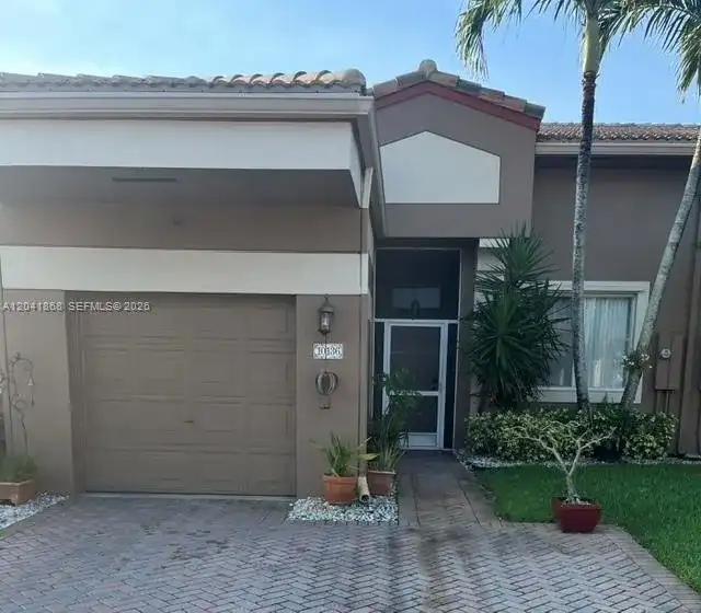 10136 Lombardy Dr, Tamarac FL 33321