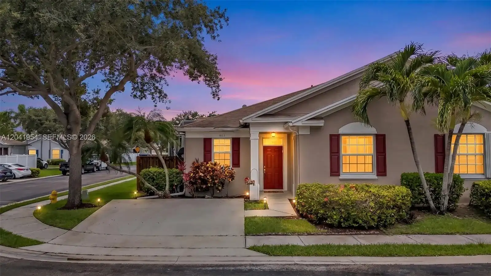 5823 Plum Harbor Cir, Tamarac FL 33321