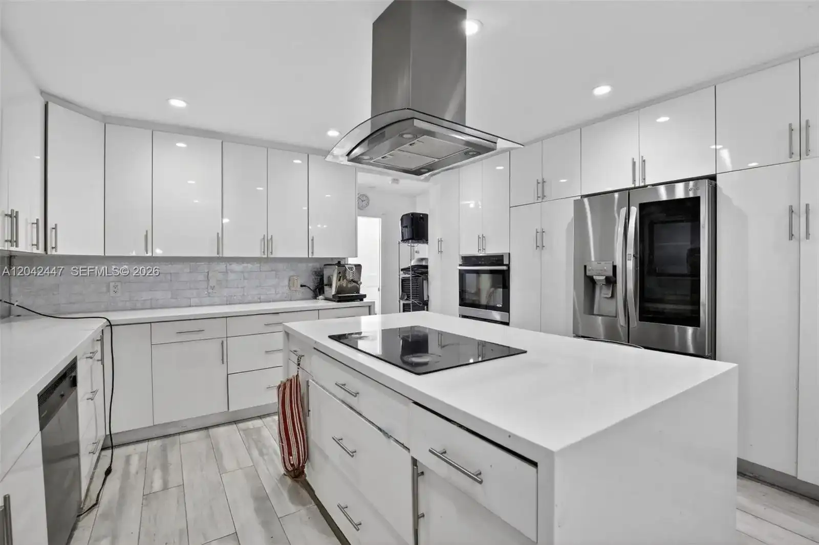 14401 SW 23rd St, Davie FL 33325