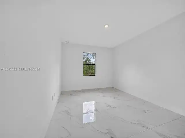 928-930 Hepburn Ave, Lehigh Acres FL 33974